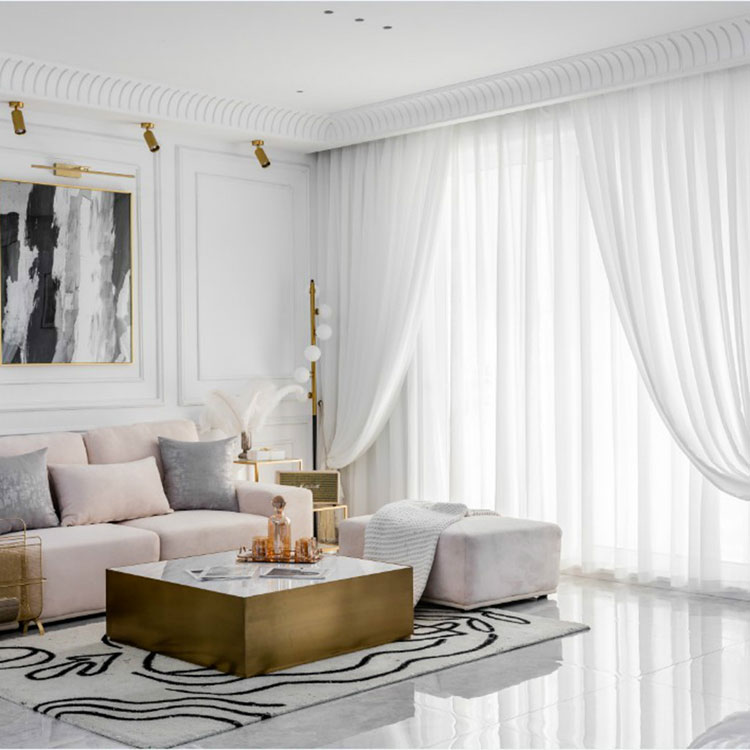 Conas is Féidir le Cuirtíní Soiléire Simplí Ambiance agus Feidhmiúlacht do Theach a Chlaochlú?